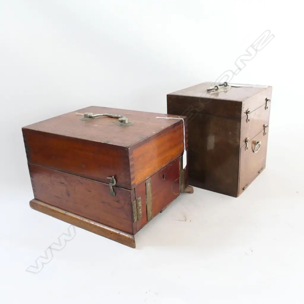 2 ELECTROTHERAPY INSTRUMENTS IN BOXES (INCOMPLETE) Image 1++